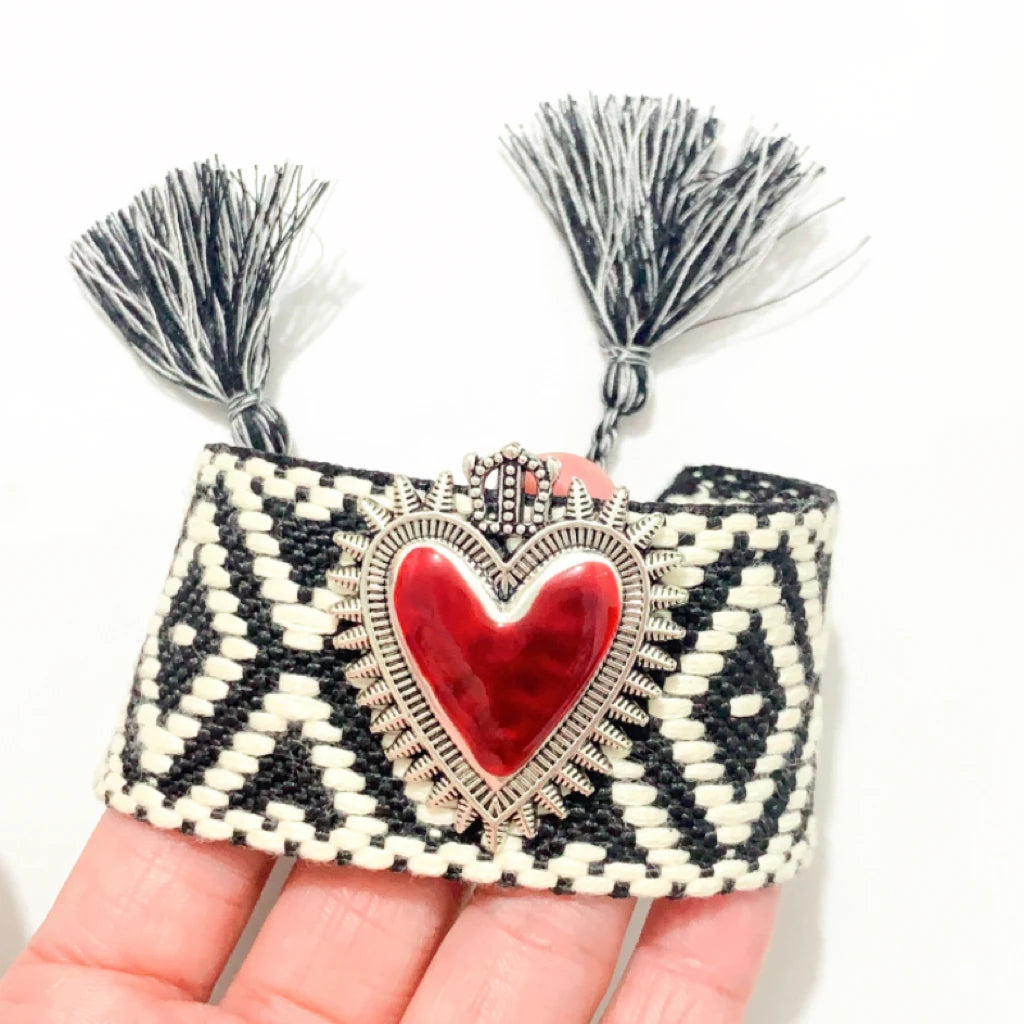 Golden Sacred Heart Bracelet – Adjustable Cotton Rope Christian Jewelry for Women - Image 13